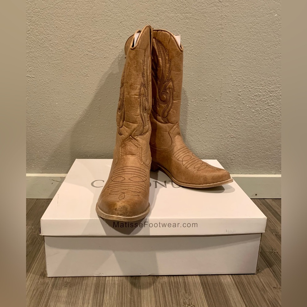 Women's Cowboy Boots - Size 8.5